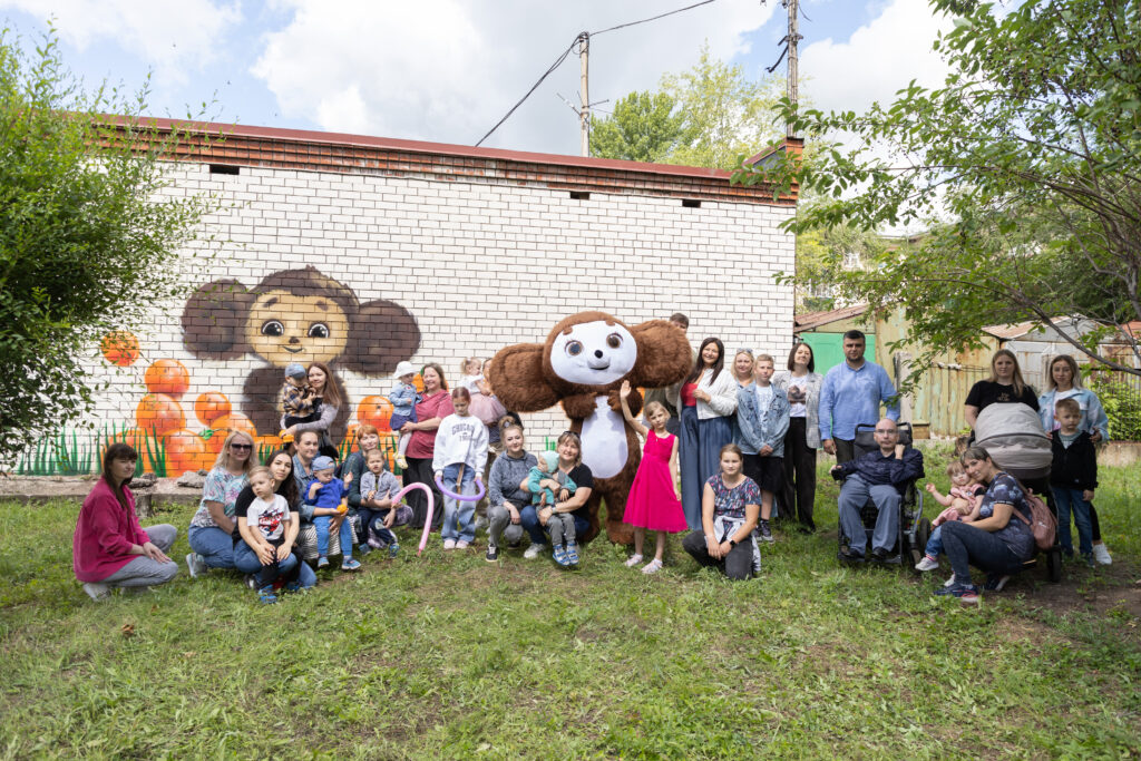 групповое фото на благотворительном мероприятии